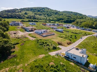 NA PREDAJ stavebný pozemok s IS - N. Dubnica - 720 m2 - 7