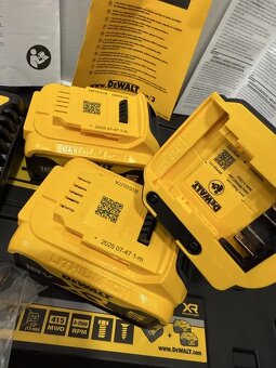 Nová sada Dewalt DCF922P2 - rázový utahovák - 7