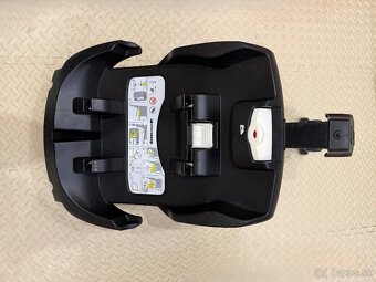 Autosedačka Doona+ so základňou IZOFIX a doplnkami - 7