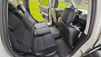 Mitsubishi Outlander 2.2 / diesel / 4x4 SUV / 7.miestne - 7
