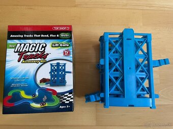 Svietiaca autodráha Magic Tracks s autíčkami, výťahom - 7