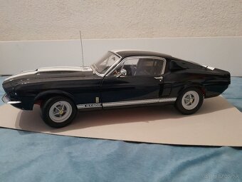 Ford Mustang - 7
