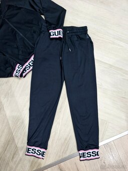 Guess 3x cierno ruzova logovana teplakova suprava - 7