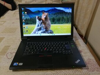 Lenovo. i3 4x2,4 GHz. SSD 128 GB. 15,6“. 8GB. Nová baterka. - 7