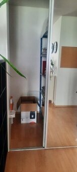 Kancelárske priestory s vysokými stropmi a súkromným dvorom  - 7