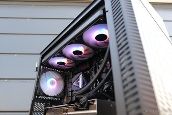 Herný PC, Ryzen 7 9700X, RX 7800 XT, 32GB RAM, SSD, 24m - 7