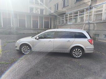 Predám Opel Astra 1.7 CDTI 2010 - 7