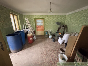 Starší rodinný dom s 20 á pozemkom v Sasinkove na predaj - 7