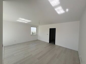 3 izbový byt +záhrada, 2 parkovacie miesto (Dunajská Streda) - 7