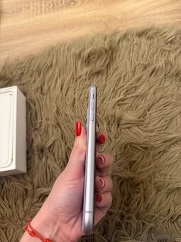 iPhone 11 - 7