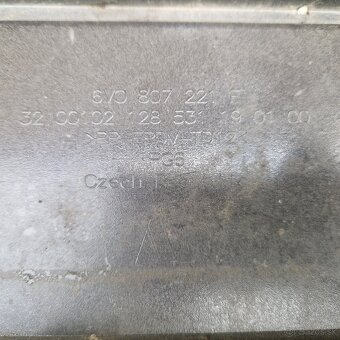 Prodám přední náraznik škoda Fabia 3 facelift - 7