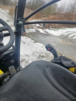 Kĺbový nakladač Kubota RT 260-2 - 7