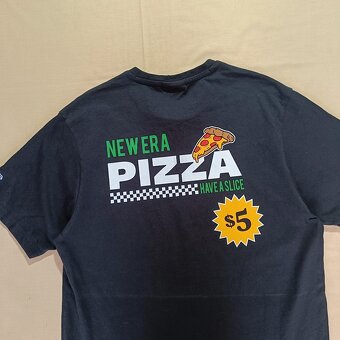 New Era čierne tričko s potlačou Pizza have a slice M - 7