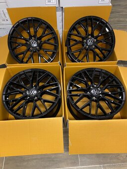 5x112 R18 MAM RS4 Black - 7