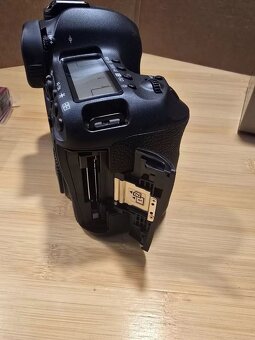 Canon EOS 5DS - 7