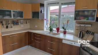 Dobrá ponuka - 6izbový dom s garážou, altánkom a záhradou, v - 7