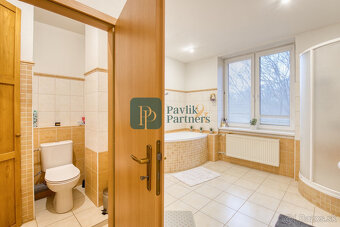 Predaj veľkometrážny 3 izbový byt, 2x kúpeľňa, 2x balkón, te - 7