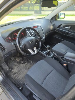 Kia ceed SW 1,6 CRDI - 7