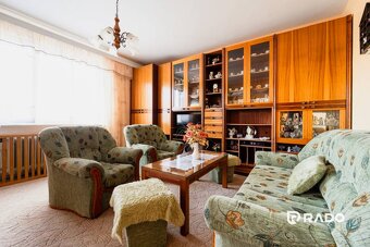 RADO | 8i RD s dvoma garážami a záhradou 974m2 | Zlatovce - 7