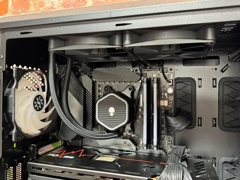 Ryzen 7 5800X3D\32GB\RX 7900XTX\SSD\850W Zdroj - 7