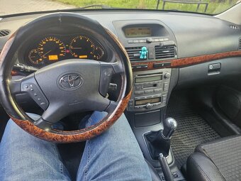 Predám Toyotu Avensis 2.0d exclusive - 7