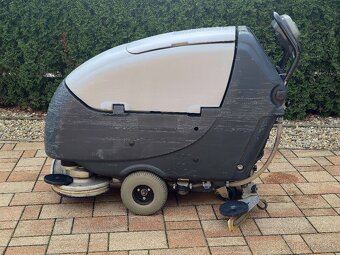 Podlahový čistiaci stroj Nilfisk BA 651 - 7