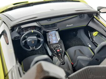 1:18 - Lamborghini Centenario Roadster - AUTOart - 1:18 - 7
