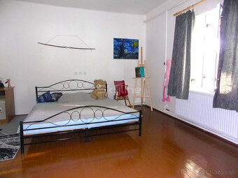 REZERVOVANÉ zariadený rodinný dom, pozemok 1622 m2, Čaka, L - 7