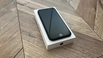 iPhone SE 2020 | 100% batéria - 7
