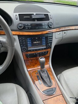 Predám Mercedes W211 E280 3.0 diesel, rok výroby 2007 - 7