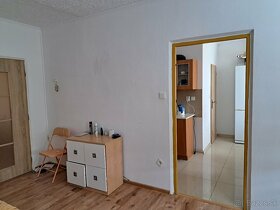 Predám veľký 3-izbový byt v Ilave ulica SNP - 7