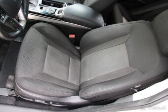 HYUNDAI i40 Business 1,7 CRDi 100 kW A/T - 7