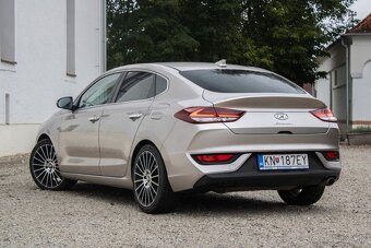 Hyundai i30 Fastback 1.4 T-GDi Style-AJ NA SPLÁTKY/PROTIÚČET - 7