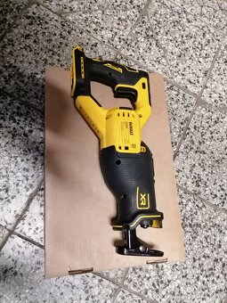 Aku chvostova a píla,, DEWALT DCS 382Z,, 18V---150€ - 7