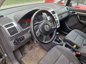 VW Touran 2L TDi 103kW r. 2004 - 7