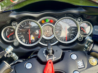 Suzuki Hayabusa GSXR 1300 - 7