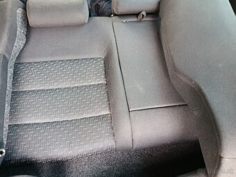 Predám sedačky škoda Octavia 2 combi - 7