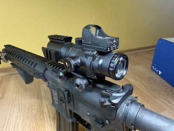 SPECNA ARMS M4 + Kolimátor FULLMETAL - 7