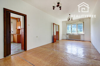 Na predaj: 4 izbový rodinný dom na pozemku 481 m², obec Dobr - 7