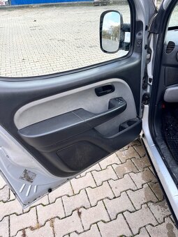 Predám Fiat doblo1.3jtd cargo maxi - 7