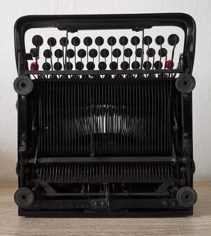 Starožitný písací stroj GROMA Model N z roku 1939 - 7