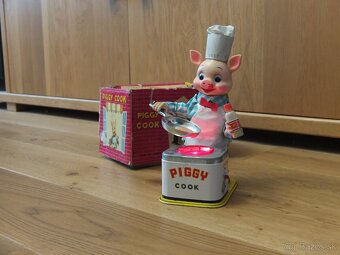 Krbové hodiny mramorové více v textu..Piggy Cook - Prasátko - 7