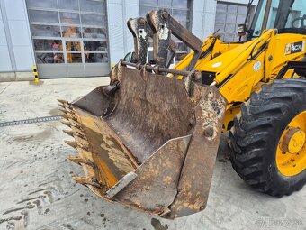 JCB 4CX - 7