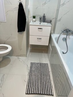 2 izb. byt,po kompletne NOVEJ rekonštrukcii, ZVOLENSKÁ ul. - 7