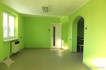Čiastočne zrekonštruovaný rodinný dom v obci Dolinka - 7