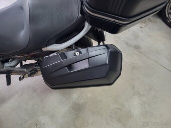 MOTO GUZZI Breva V 850 - 7