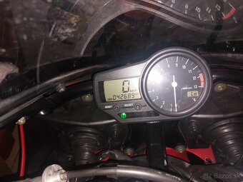 Yamaha yzfR1 - 7