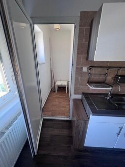 Prenajmem trojizbový byt v centre Komárna - 7