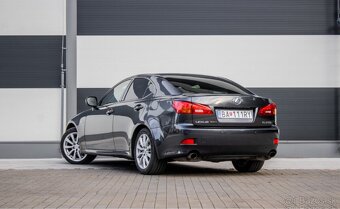 Predám Lexus IS250 2.5 benzín - 7