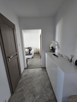 MODERNÝ 3izbový byt Levice - 7